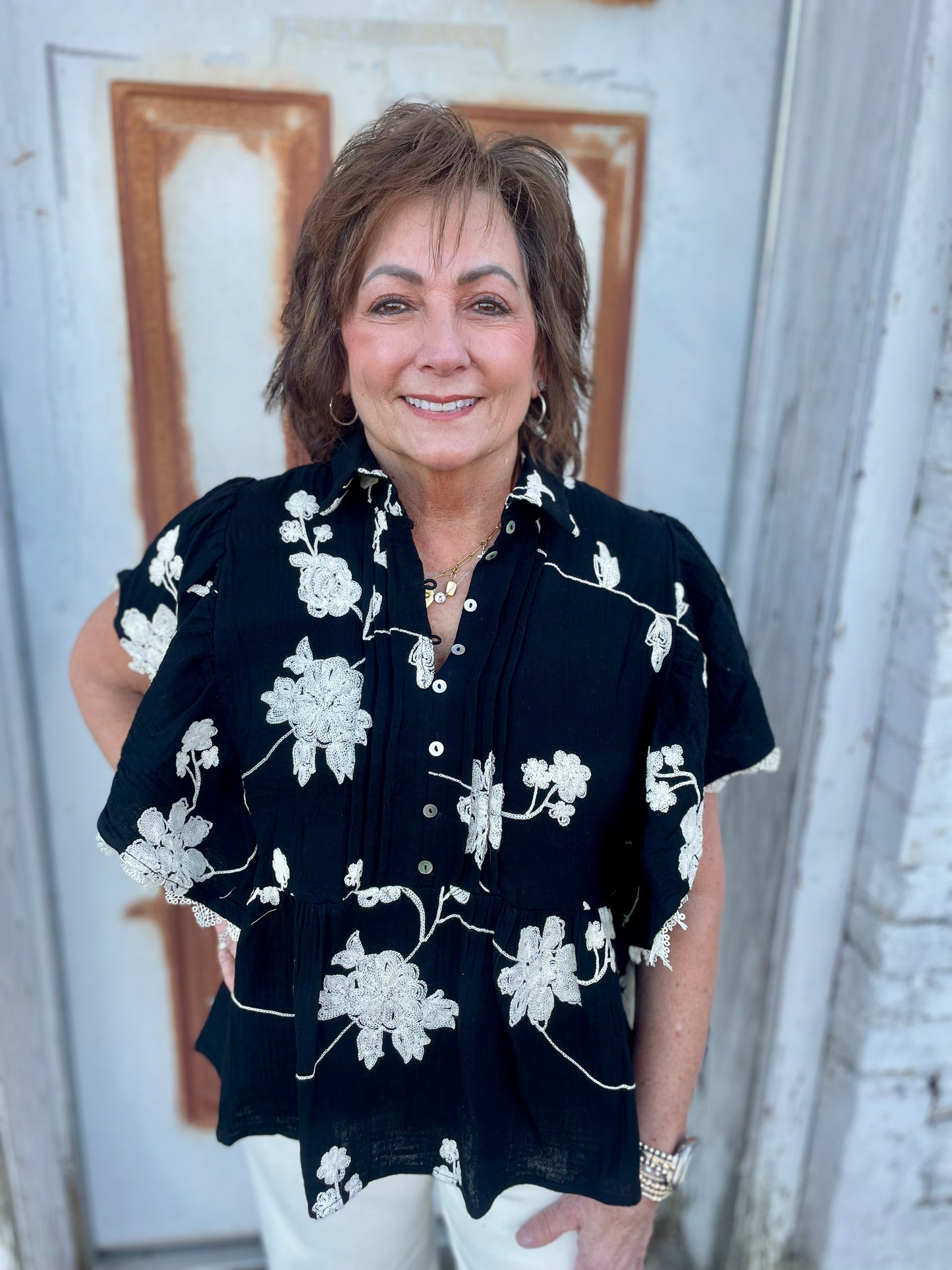 Chica Bonita Embroidered Blouse
