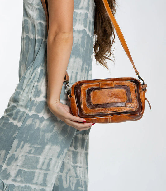 Bedstu Shy Purse
